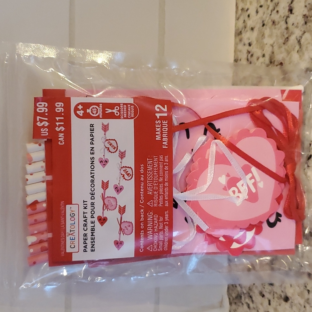 CREATOLOGY  PAPER CRAFT KIT